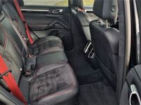Gebraucht Porsche Cayenne GTS 441 PS (324 kW) 2017 Tiefschwarzmetallic SUV