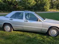 Gebraucht Mercedes 190 160 PS (117 kW) 1989 Silber Limousine
