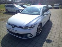 Gebraucht VW Golf VIII Active 110 PS (80 kW) 2022 Oryxweiß perlmutteffekt (metallic) Limousine