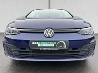 Gebraucht VW Golf VIII Life 150 PS (110 kW) 2022 Atlantik blue Kombi
