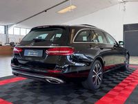Gebraucht Mercedes E300 194 PS (142 kW) 2022 Schwarz Limousine