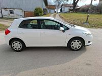 Gebraucht Toyota Auris 101 PS (74 kW) 2009 Weiß Kleinwagen