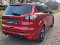 Gebraucht Ford Kuga ST-Line 179 PS (131 kW) 2017 Rubyrot (metallic) SUV
