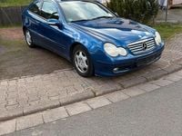 Gebraucht Mercedes C220 140 PS (102 kW) 2002 Blau Kleinwagen