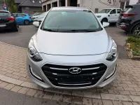 Gebraucht Hyundai i30 Classic 101 PS (74 kW) 2017 Silber Limousine