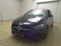 Gebraucht Mercedes B180 116 PS (85 kW) 2023 Schwarz Kleinwagen