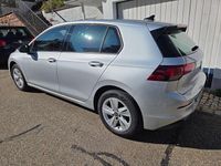 Gebraucht VW Golf VIII Life 131 PS (96 kW) 2021 Silber Limousine