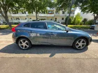 Gebraucht Volvo V40 Momentum 120 PS (88 kW) 2017 Blau Limousine