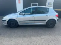 Gebraucht Peugeot 307 140 PS (102 kW) 2008 Silber Kleinwagen