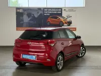 Gebraucht Hyundai i20 101 PS (74 kW) 2017 Rot Kleinwagen