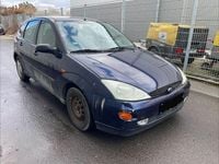 Gebraucht Ford Focus Trend 116 PS (85 kW) 2000 Blau Limousine