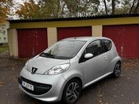 Gebraucht Peugeot 107 68 PS (50 kW) 2007 Silber Kleinwagen
