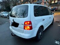 Gebraucht VW Touran Trendline 101 PS (74 kW) 2006 Weiß Van / Kleinbus