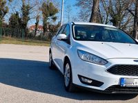Gebraucht Ford Focus 125 PS (91 kW) 2016 Weiß Kombi