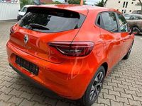 Gebraucht Renault Clio V Evolution 91 PS (66 kW) 2024 Valencia orange Limousine