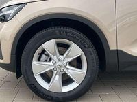 Neu Volvo XC40 Core 163 PS (119 kW) 2025 Braun SUV