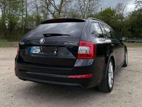 Gebraucht Skoda Octavia Joy 150 PS (110 kW) 2016 Schwarz Kleinwagen