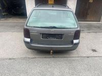 Gebraucht VW Passat 116 PS (85 kW) 2003 Grau Kombi