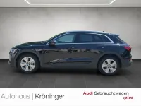 Gebraucht Audi e-tron Basis 300 kW (408 PS) 2023 Schwarz SUV