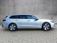 Gebraucht VW Passat Business 150 PS (110 kW) 2025 Oyster silver metallic Kombi