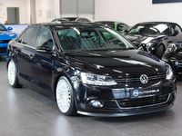 Używany VW Jetta Highline 105 KM (77 kW) 2011 Czarny Sedan/Limuzyna