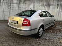 Gebraucht Skoda Octavia Ambiente 105 PS (77 kW) 2005 Silber Limousine
