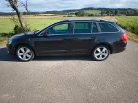 Usado Skoda Octavia Elegance 179 CV (131 kW) 2013 Negro Familiar