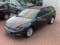 Gebraucht VW Passat 150 PS (110 kW) 2020 Grau Kombi