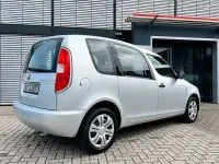 Gebraucht Skoda Roomster Plus Edition 69 PS (50 kW) 2015 Silber Van / Kleinbus