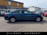 Gebraucht VW Passat 120 PS (88 kW) 2019 Blau Limousine