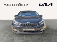 Gebraucht Kia Ceed DREAM-TEAM Edition 99 PS (72 kW) 2015 Schwarz Kleinwagen