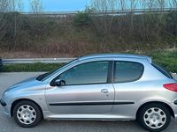 Gebraucht Peugeot 206 75 PS (55 kW) 2005 Silber Kleinwagen