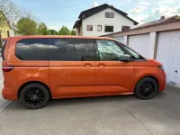 Gebraucht VW Multivan 150 PS (110 kW) 2024 Orange Van / Kleinbus