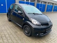 Gebraucht Toyota Aygo 68 PS (50 kW) 2012 Schwarz Kleinwagen