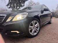 Gebraucht Mercedes E250 Avantgarde 204 PS (150 kW) 2010 Schwarz Kombi