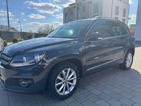 Gebraucht VW Tiguan LOUNGE 125 PS (91 kW) 2015 Grau SUV