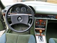 Gebraucht Mercedes E280 185 PS (136 kW) 1983 Grün Limousine
