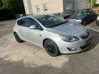 Gebraucht Opel Astra 116 PS (85 kW) 2012 Silber Limousine