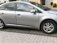 Gebraucht Toyota Avensis 147 PS (108 kW) 2012 Silber Limousine