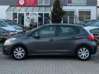 Gebraucht Peugeot 208 Active 82 PS (60 kW) 2018 Grau Kleinwagen