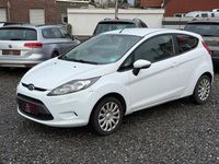 Gebraucht Ford Fiesta Trend 60 PS (44 kW) 2010 Weiß Kleinwagen