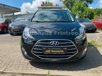 Gebraucht Hyundai ix20 Passion 90 PS (66 kW) 2017 Phantom black Kleinwagen