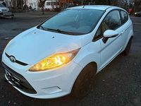 Gebraucht Ford Fiesta 82 PS (60 kW) 2009 Weiß Kleinwagen