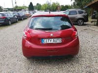 Gebraucht Peugeot 208 Access 68 PS (50 kW) 2013 Rot metallic Kleinwagen