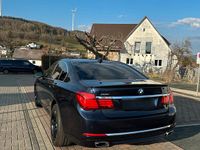 Gebraucht BMW 740 313 PS (230 kW) 2013 Blau Limousine
