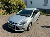 Gebraucht Ford Focus Trend 125 PS (91 kW) 2014 Silber Limousine