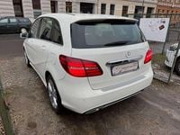 Gebraucht Mercedes B180 109 PS (80 kW) 2016 Calcitweiss  unilack Van / Kleinbus