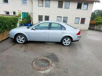 Gebraucht Ford Mondeo 125 PS (91 kW) 2001 Silber Limousine