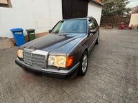 Second-hand Mercedes E220 150 CP (110 kW) 1992 Mov Break