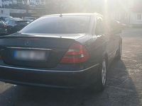 Gebraucht Mercedes E270 AMG 177 PS (130 kW) 2003 Schwarz Limousine